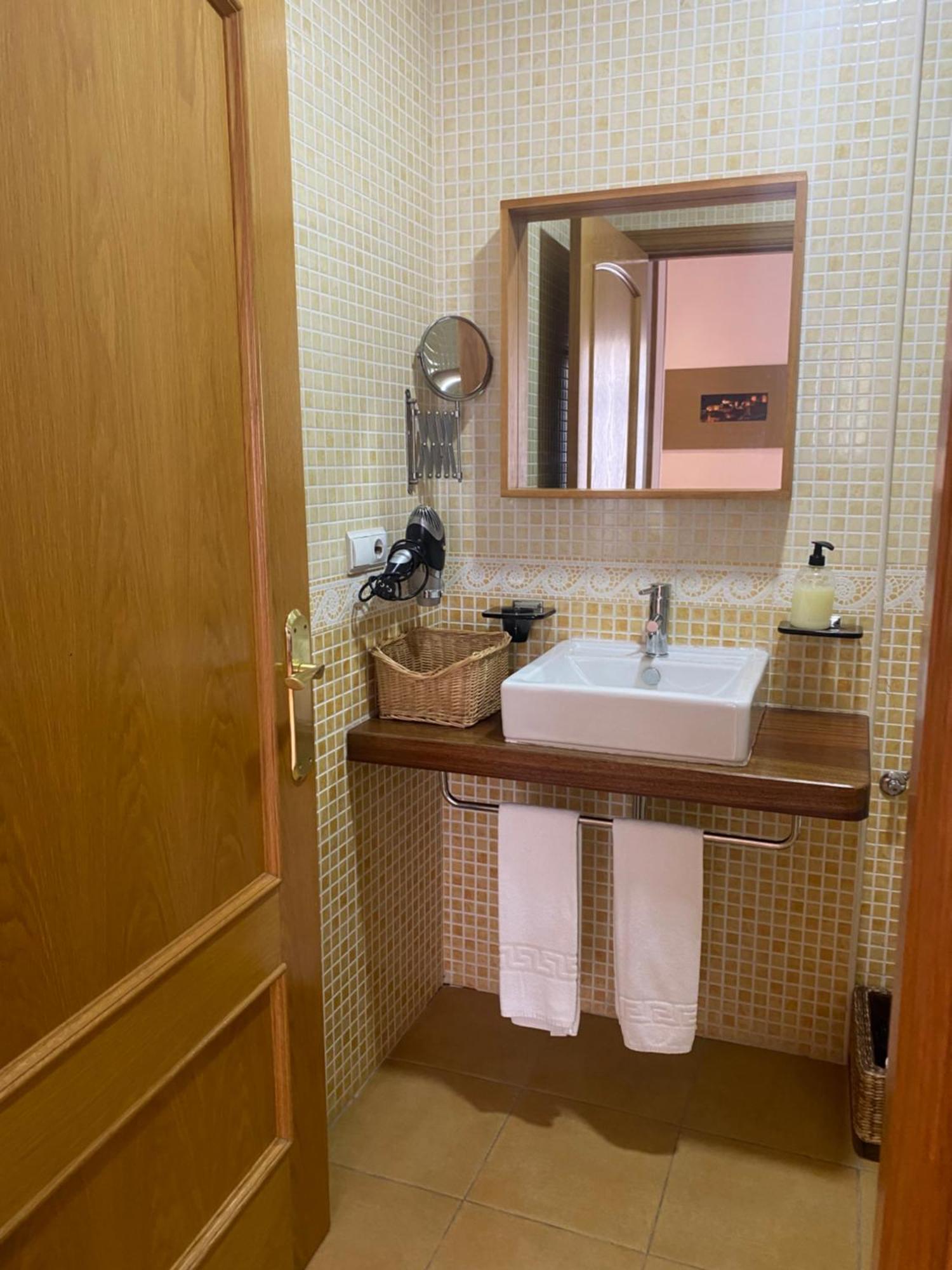 Apartamentos กาเซเรส ภายนอก รูปภาพ