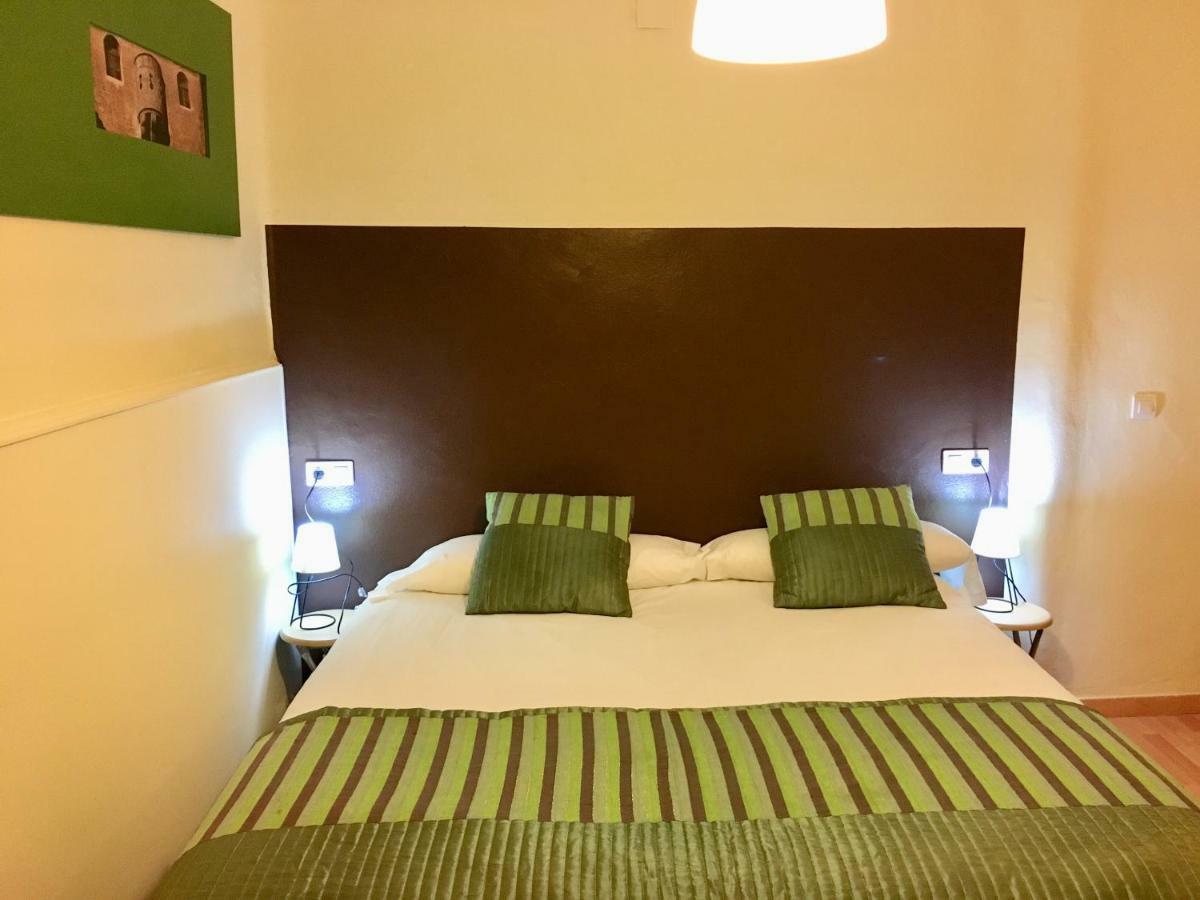 Apartamentos กาเซเรส ภายนอก รูปภาพ